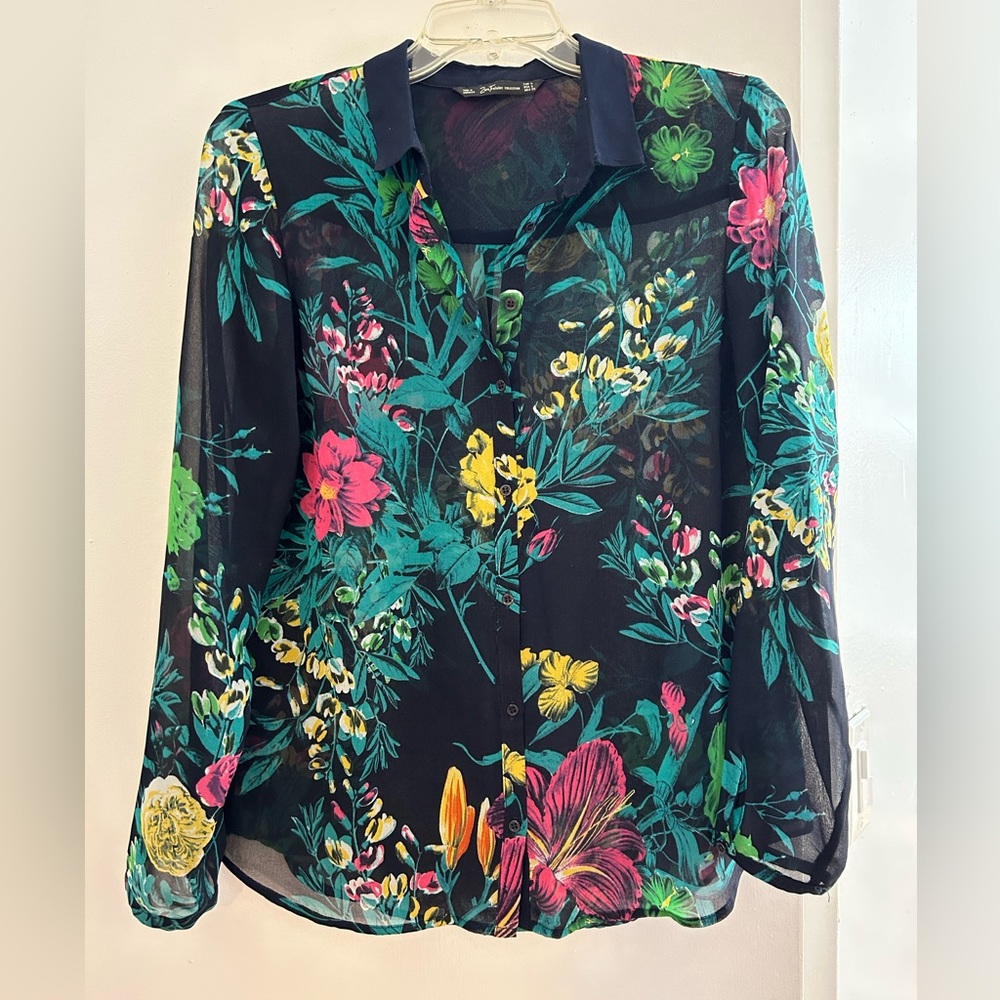 Zara Trafaluc Collection Navy Floral Blouse; size S